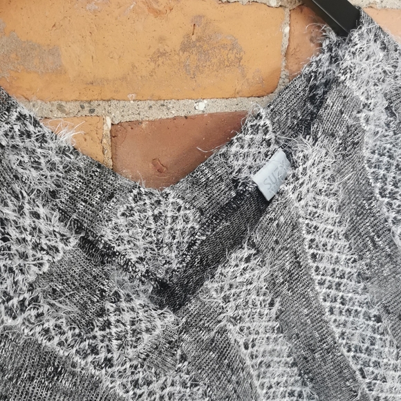 Vintage Textured Slouch Wide Arm Top - Picture 3 of 3